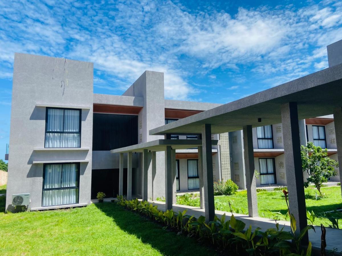 Kambaniru Beach Hotel And Resort Waingapu Exterior foto